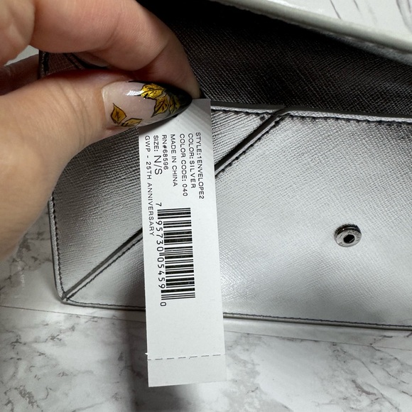 DKNY ENVELOPE CLUTCH - Picture 5 of 5